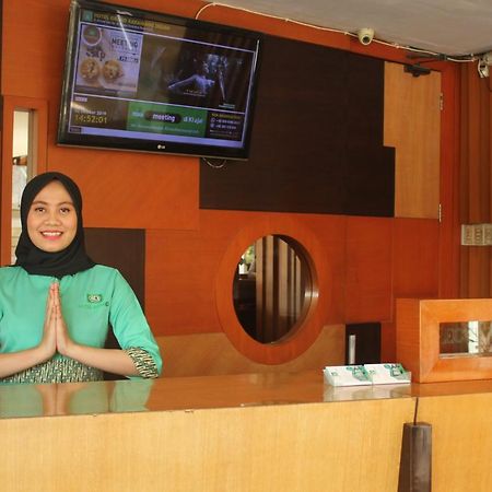 Hotel Grand Karawang Indah Luaran gambar
