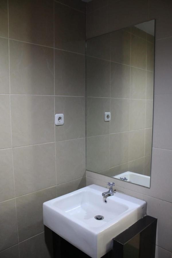 Hotel Grand Karawang Indah Luaran gambar