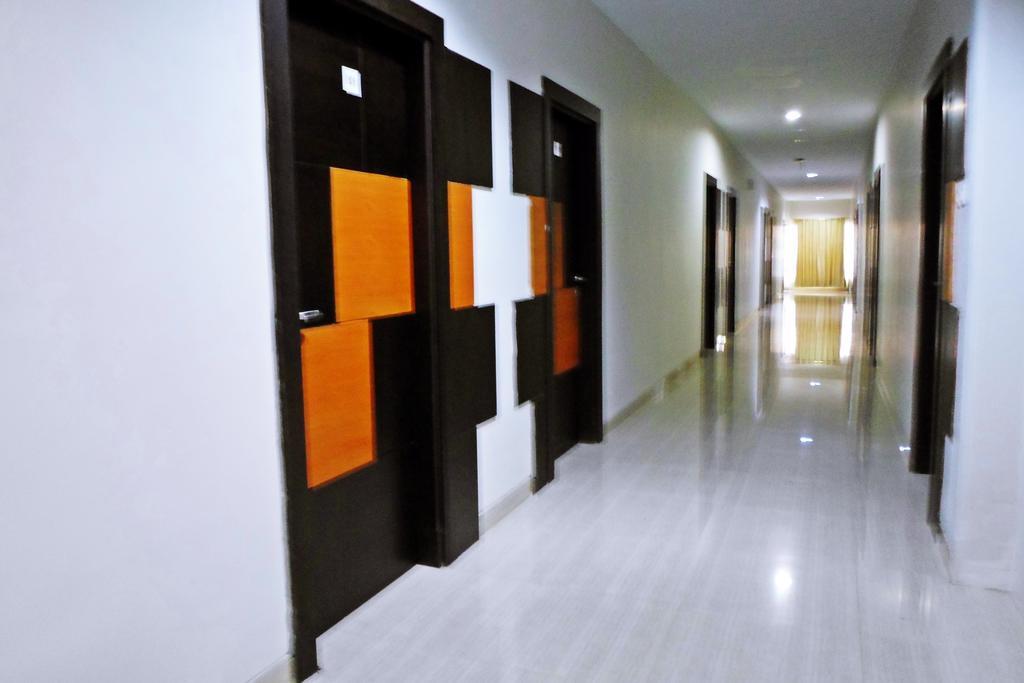 Hotel Grand Karawang Indah Luaran gambar
