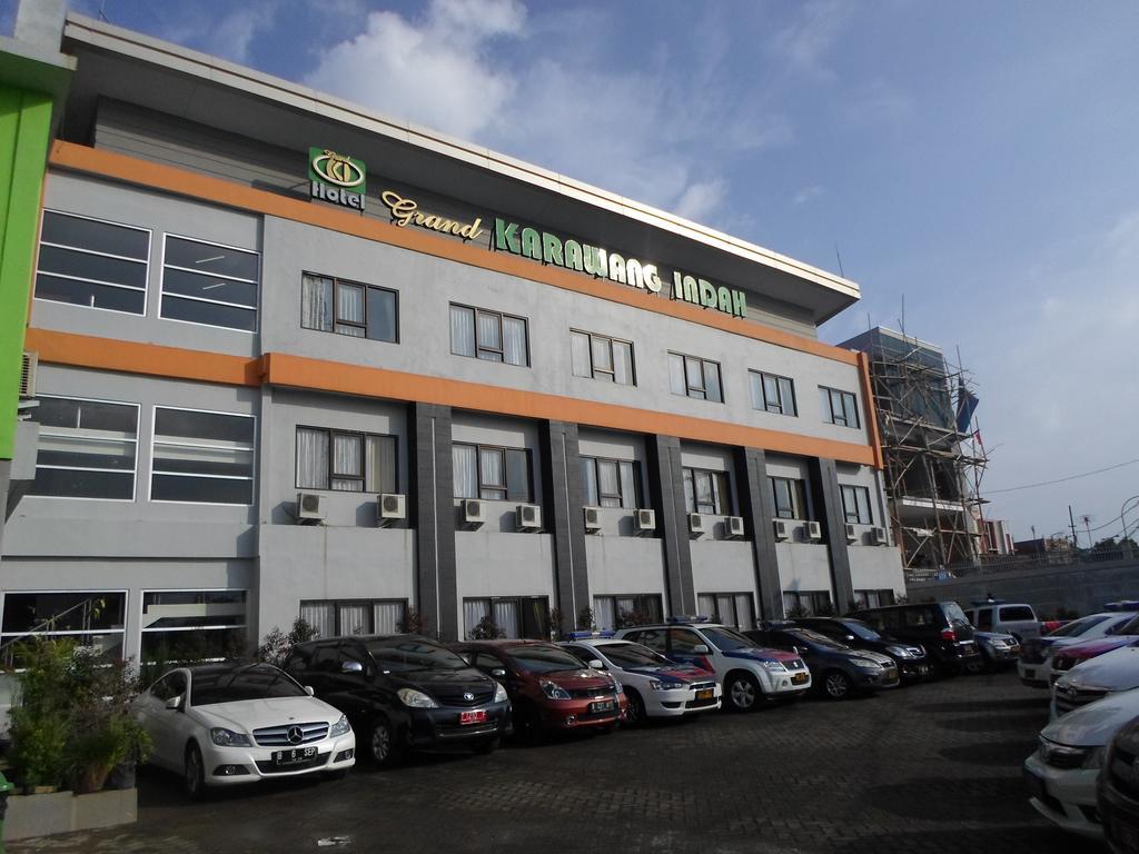 Hotel Grand Karawang Indah Luaran gambar